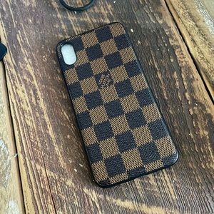 SALE 🌼 IPhone SX max 🌼 Check pattern case cover